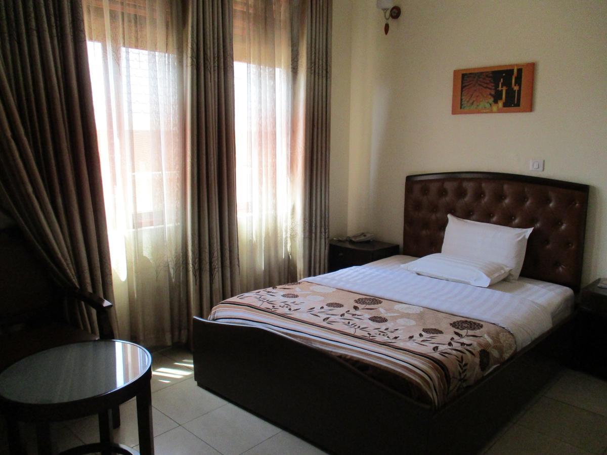 Amaris Hotel Kigali Esterno foto